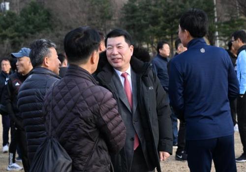 백경현 구리시장, 구리시축구협회장기 동호인 축구대회 참석 이미지